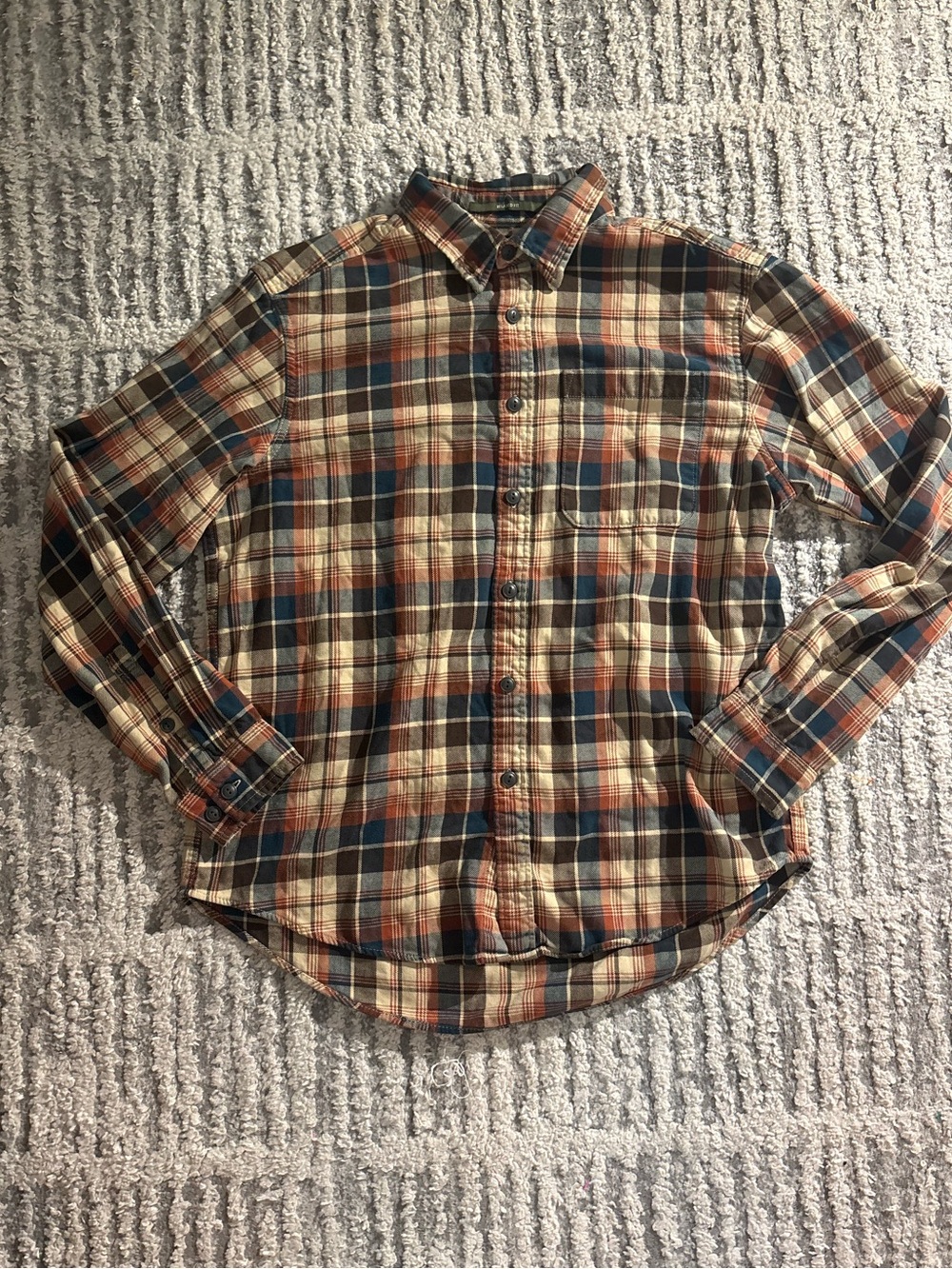 Eddie Bauer blue tan plaid relaxed fit long sleeve button down shirt size L